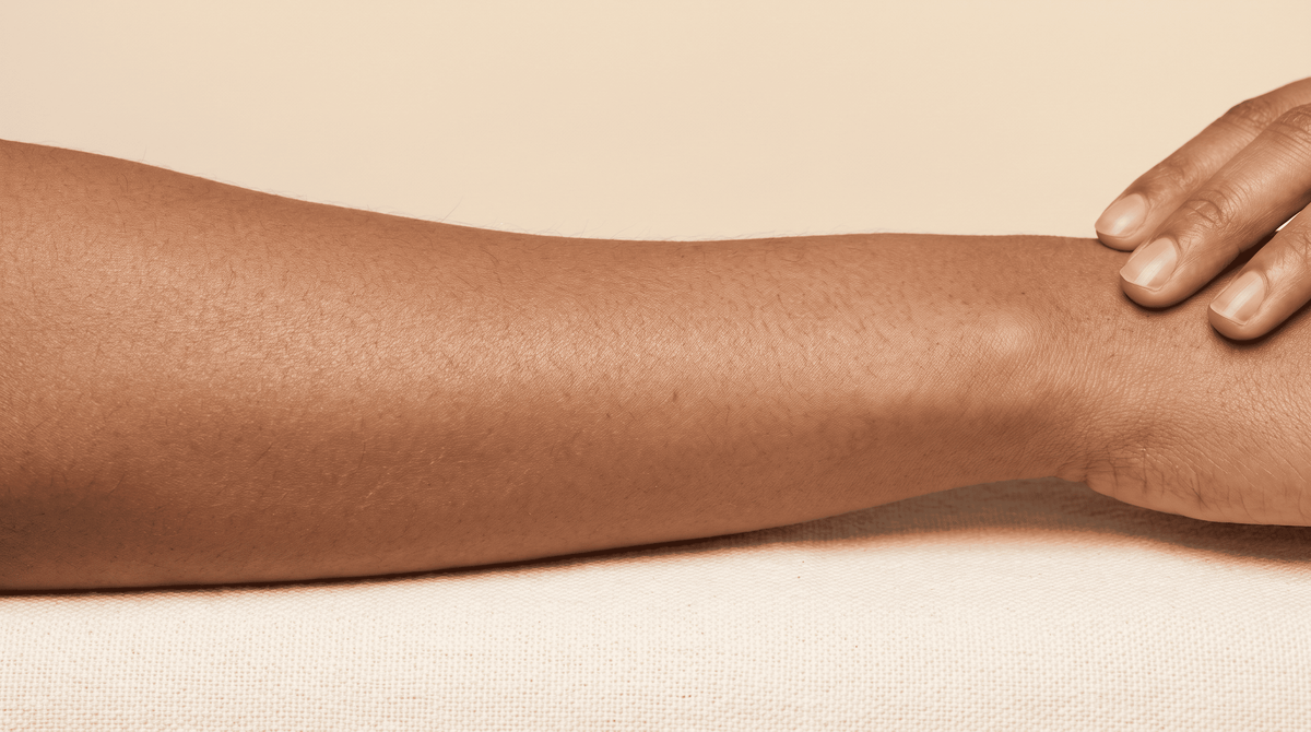 Shoulder and décolleté skin detail